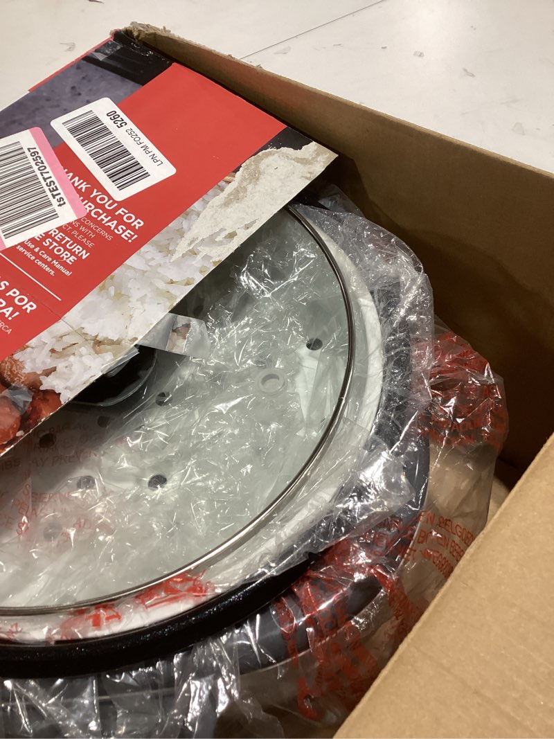 Condition photo showing New/Like New for black+decker rice cooker 28 cups cooked (14 cups uncooked) with steaming basket, removable non-stick bowl, white 28-cup rice cooker