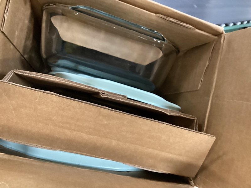 Condition photo showing Good Condition for Pyrex Deep 3-Pack Glass Baking Dish Set (9"x13", 7"x11", 8"x8") With BPA-Free Lids, Rectangular Glass Bakeware, Dishwasher, Microwave, Freezer & Pre-Heated Oven Safe 7x11, 8x8, 9x13 (3-Count)