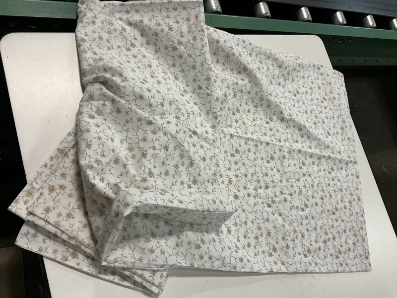 Condition photo showing Good Condition for standard pillowcase  king  breathable percale cotton bedding, crispy and fresh home decor (brown & white ) 2pcs