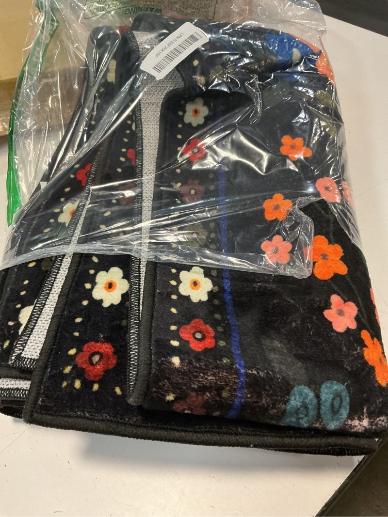 Condition photo showing Good Condition for releany floral 3x5 area rugs washable print boho cute carpet non slip flower low pile for living room bedroom kitchen office farmhouse-black black 3' x 5' (rectangular)