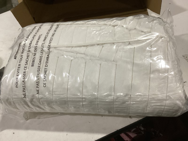 Condition photo showing Good Condition for EMME Faux Fur Duvet Cover Queen Size, 3 Pieces Ultra Soft Fluffy Comforter Cover, Cozy Warm for Winter, Luxury Elegant Shaggy Striped Design Bedding, 1 Duvet Cover & 2 Pillow Shams (Queen, White) 13-white-striped Full/Queen