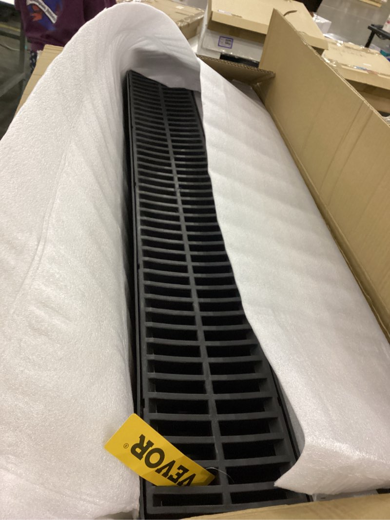 VEVOR Trench Drain System, Channel Drain with Plastic Grate, 5.9x7.5-Inch HDPE Drainage Trench, Blac