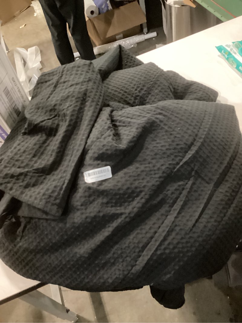 Condition photo showing Good Condition for Mellanni California King Sheets Set - 4 PC Iconic Collection Bedding - Hotel Luxury, Extra Soft, Cooling Bed Sheets - Wrinkle, Fade, Stain Resistant (Cal King, Black) 1990 Black California King