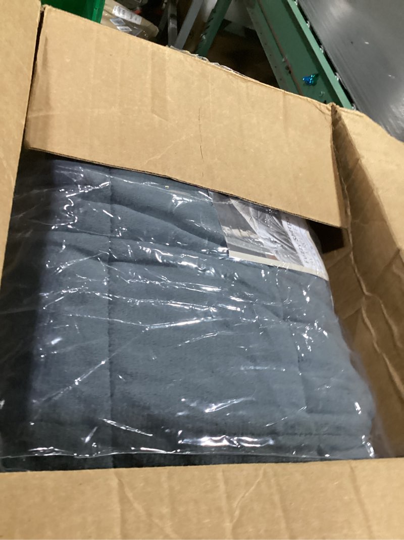 Condition photo showing New/Like New for weighted blanket 15 lbs 60x80 inches, sherpa fleece throw blanket for adult, fuzzy fluffy soft cozy heavy blanket for couch sofa, plush thick and warm winter blanket queen size bed grey 60"x80" | 15 lbs