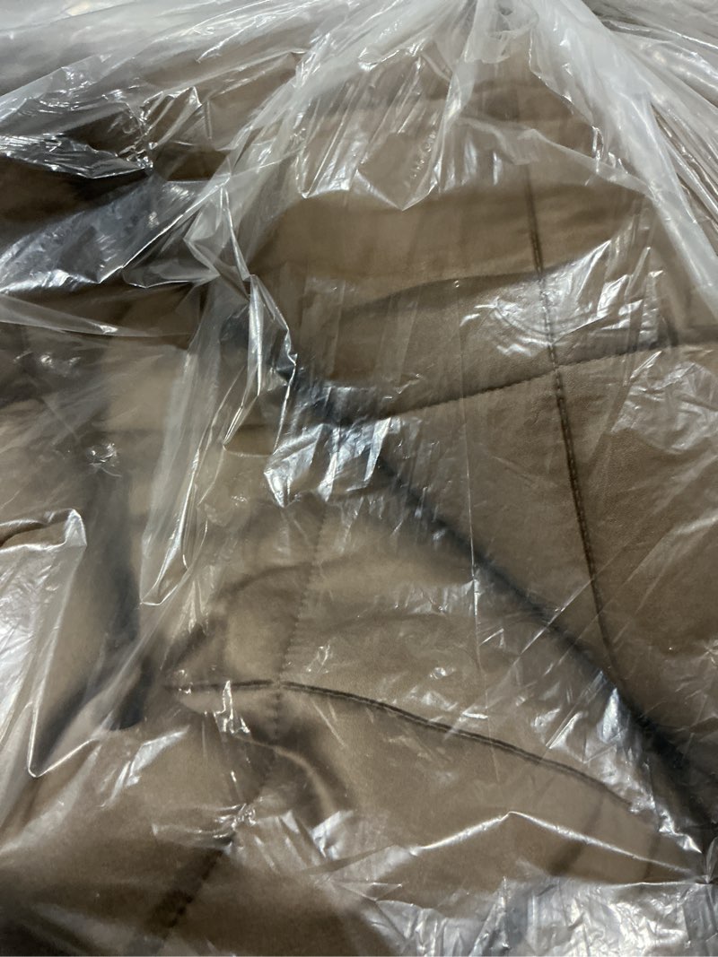 Condition photo showing Good Condition for bamboo box quilt, walnut