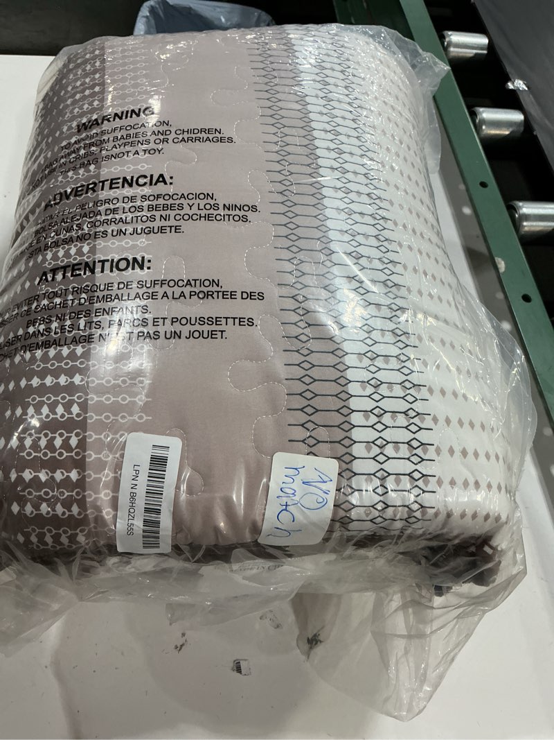 Condition photo showing New/Like New for litanika california king quilt set brown - cal king oversized stripe comforter bedspreads & coverlets - soft lightweight quilted bedding set for all season(1 quilt, 2 pillowcases) 16 - brown cal king(112*104in)