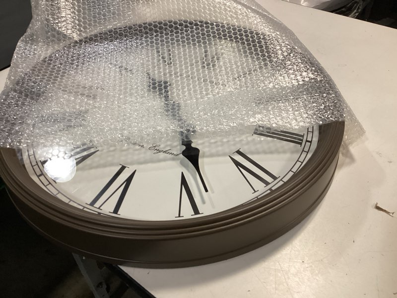 Condition photo showing Good Condition for Extra Large 50cm / 20-Inch Grand Central Station Wall Clock in Earth Brown