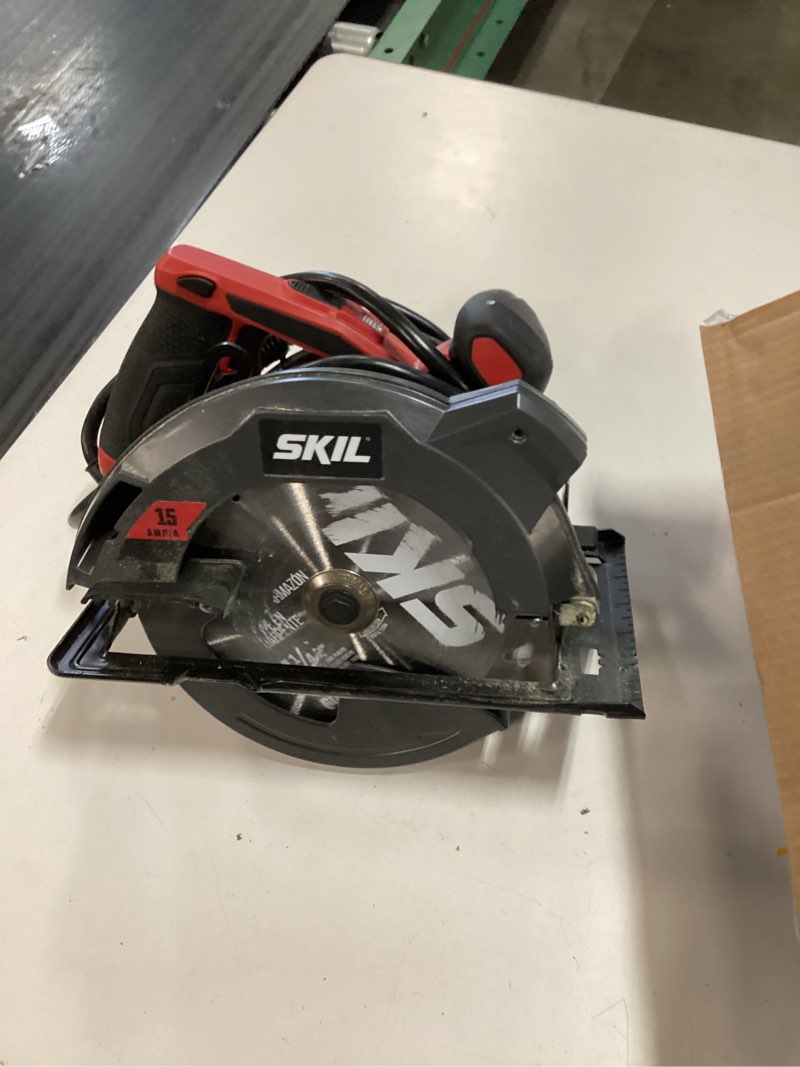 Condition photo showing Good Condition for skil 15-amp 7-1/4-in corded circular saw