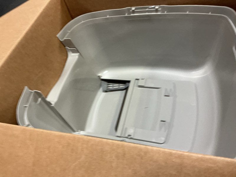 Condition photo showing Good Condition for iris usa cat litter box large with front door flap, covered enclosed litter box enclosure with scoop, handle & buckles for portability & privacy, hidden litter pan, gray jumbo enclosed gray