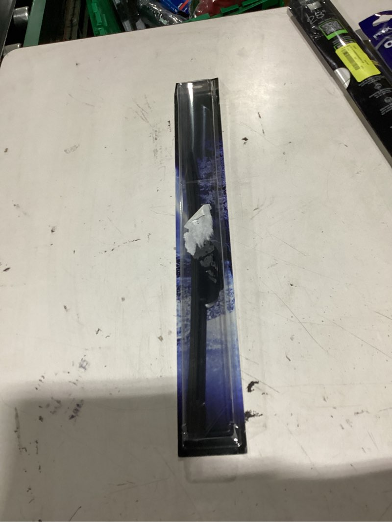 Condition photo showing New/Like New for bosch windshield wiper blade 13a
