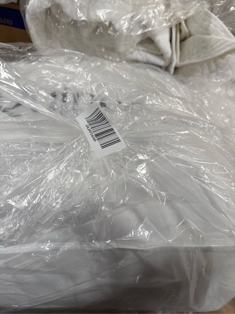 Condition photo showing Good Condition for all-season luxe goose down comforter, full/queen, white