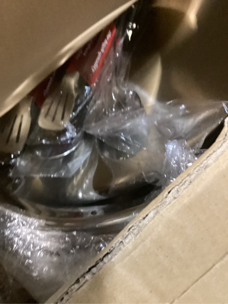 Condition photo showing New/Like New for warmounts 8qt chafing dishes for buffet 2 pack, extra-large stainless steel round chafers and buffet warmers sets, gold food warmers for parties buffet, weddings, catering & large gatherings