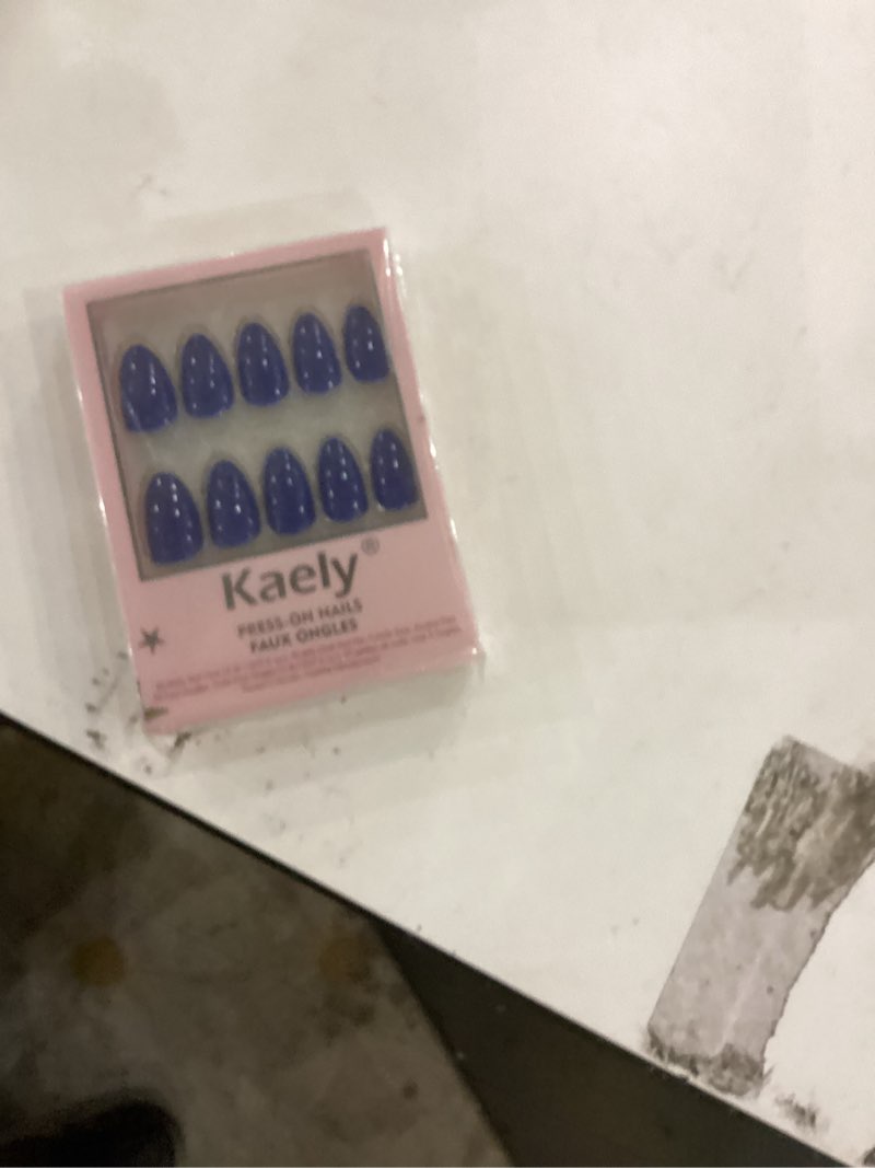 Press on nails