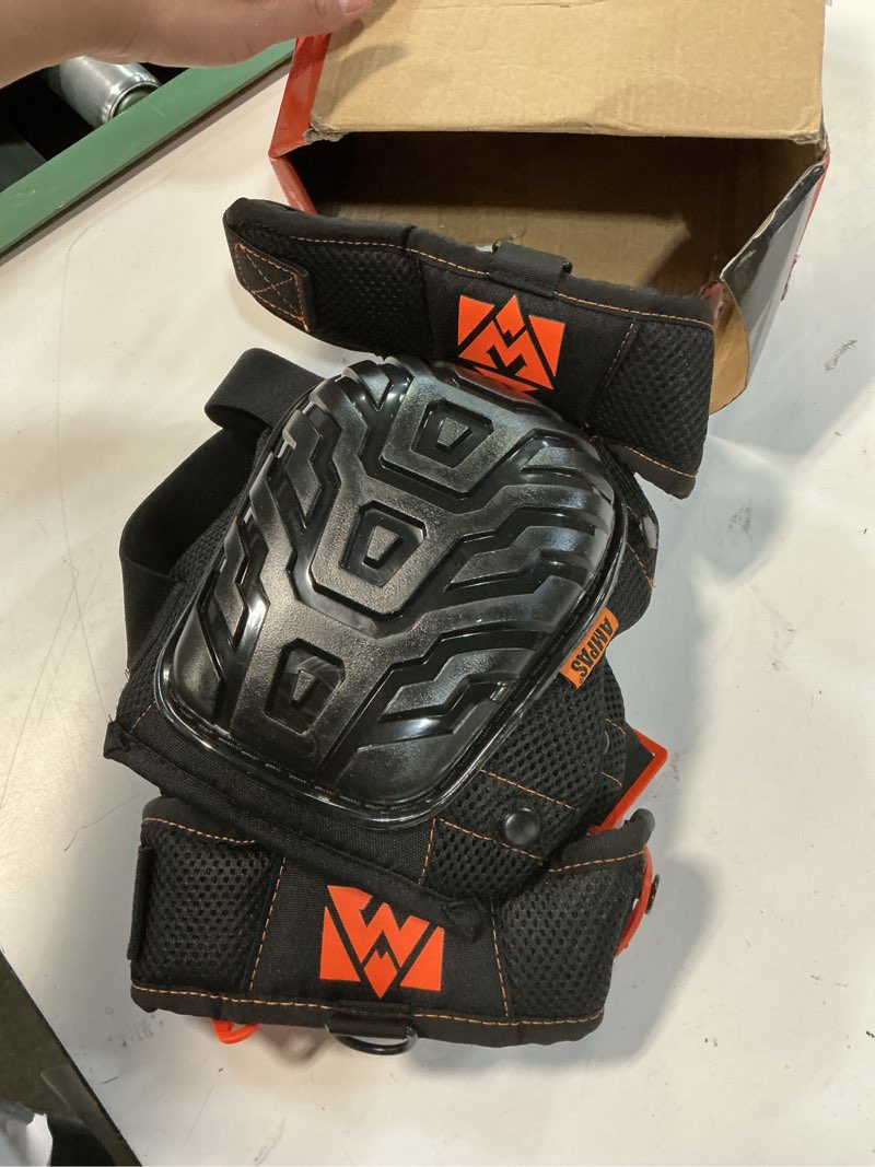 Condition photo showing Good Condition for construction knee pads for men and women for cleaning floors roofing gardening,heavy duty support knee pads with gel and thick foam cushion and improved adjustable thigh and shin straps