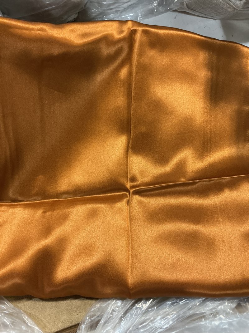 Condition photo showing Good Condition for quince 100% mulberry silk pillowcase( king) 1piece) 