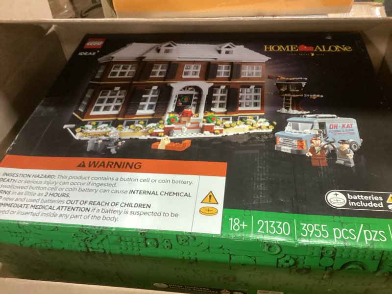 Condition photo showing New/Like New for LEGO Ideas Home Alone McCallisters’ House 21330 Building Set for Adults, Movie Collectible Gift Idea with 5 Minifigures
