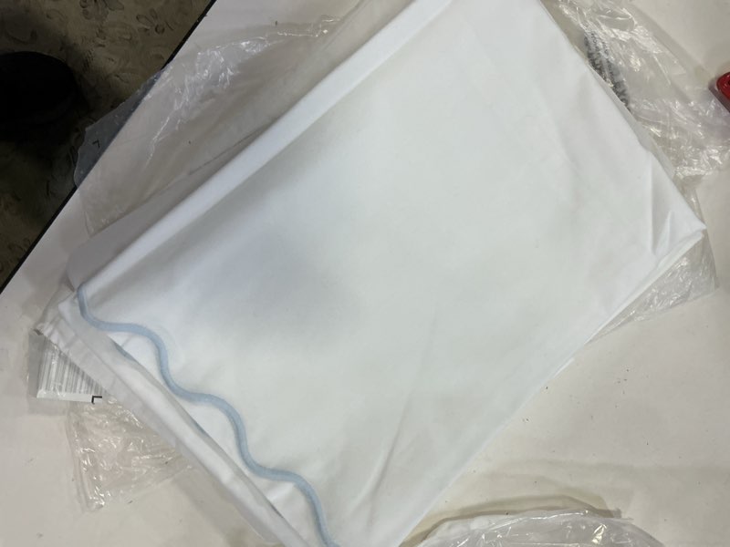Condition photo showing Good Condition for classic organic percale scallop pillowcase set standard white mist