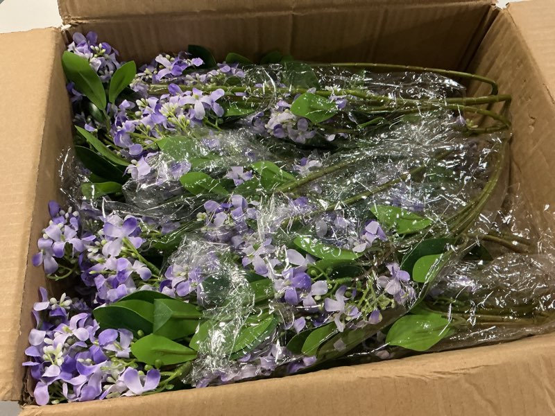 Condition photo showing Good Condition for thiccywoov 20 pcs 30" artificial lilac flowers fake delphinium antirrhinum stem silk artificial flower branch floral arrangement for vase centerpieces wedding bouquet home (purple) purple 20