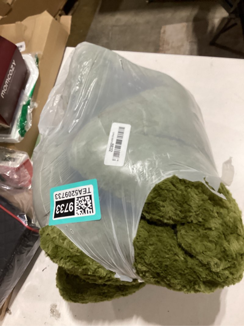 Condition photo showing As Is for ksiia washable dog bed comfy dog crate pad deluxe plush pet bed non-slip kennel pad for medium dogs, 29" x 21", green green 29.0"l x 21.0"w x 3.0"th