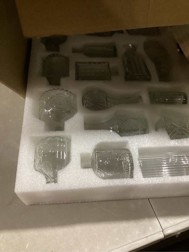 Condition photo showing Good Condition for 16 Pack Glass Bud Vases for Centerpieces - Bulk Small Flower Vases Set of 16, Mini Vintage Vases, 4 Styles for Party, Wedding Decorations, Baby Shower, Home Table Flower Décor (Clear)