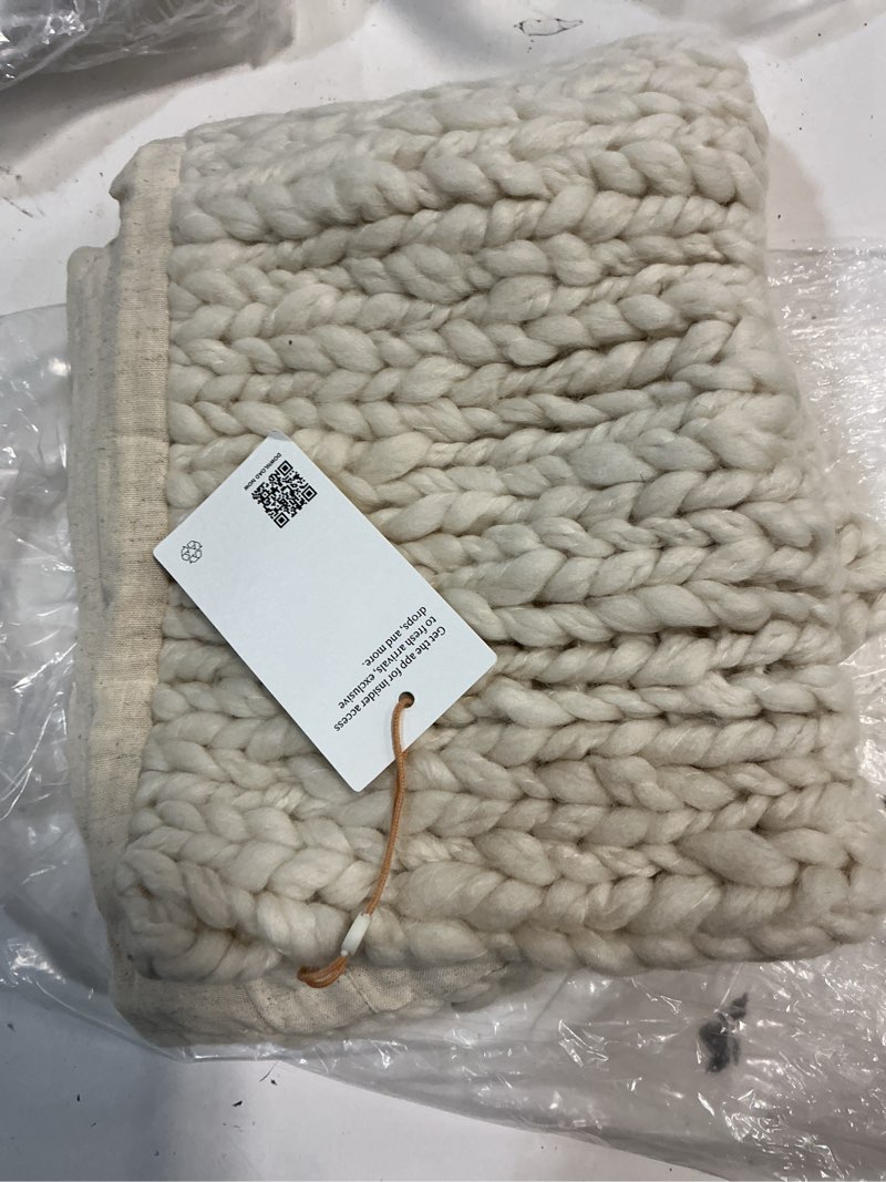 Condition photo showing New/Like New for chunky hand knit wool pillow cover, 20x20, ivory