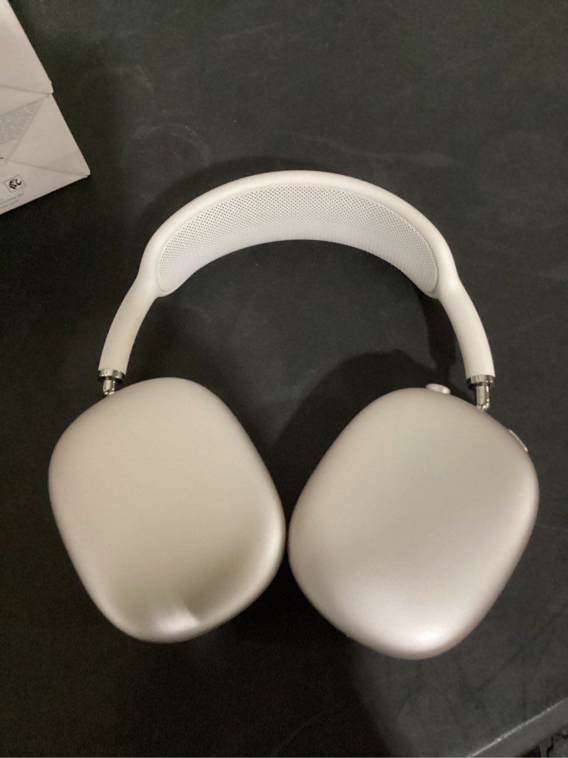 Condition photo showing New/Like New for working verified airpods max 2 - starlight