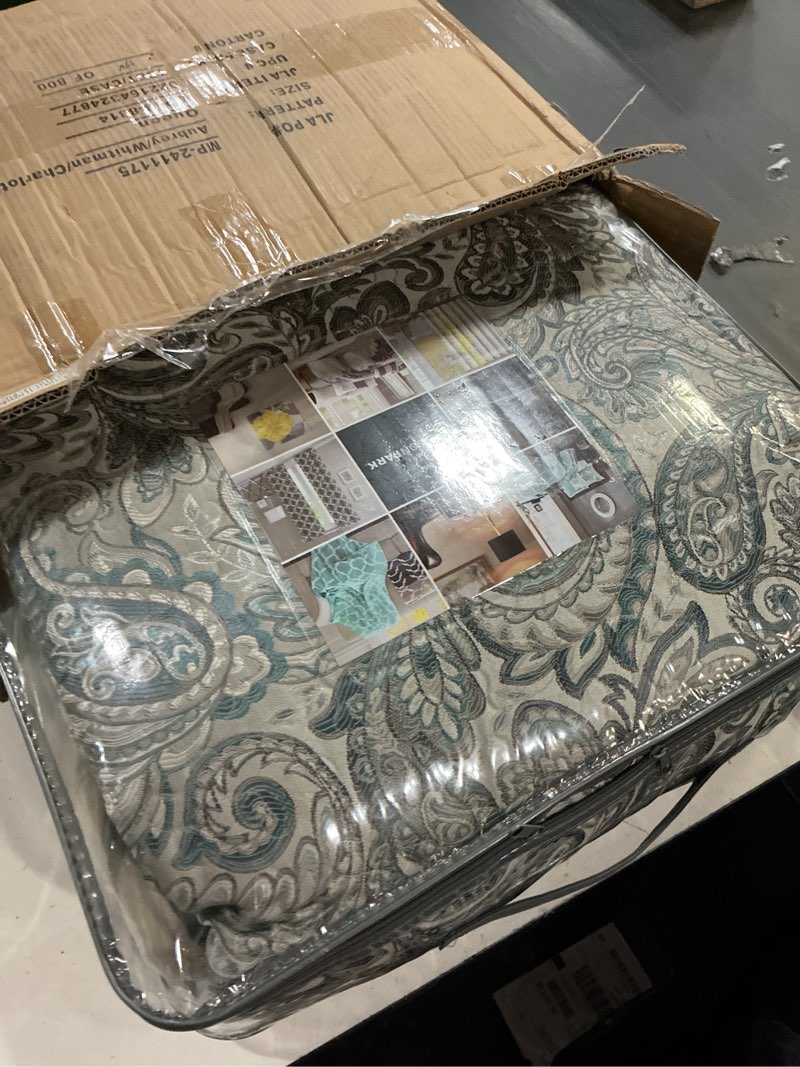 Condition photo showing New/Like New for madison park aubrey reversible quilted bedspread set, solid reverse summer breathable, lightweight all season bedding layer, matching shams, bedspread queen(102"x118") teal 5 piece oversized queen teal