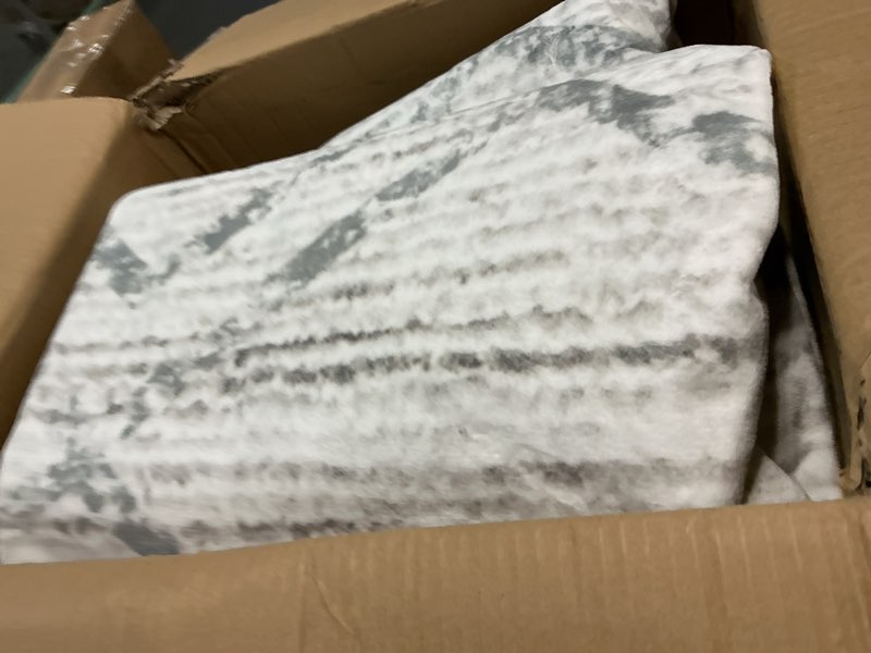 Condition photo showing New/Like New for jinchan moroccan 8x10 area rugs for living room - machine washable soft modern geometric stain resistant ultra-thin low-pile large rug non-slip carpet for bedroom kitchen dining room (8x10ft, grey) 8' x 10' (rectangular) geo grey