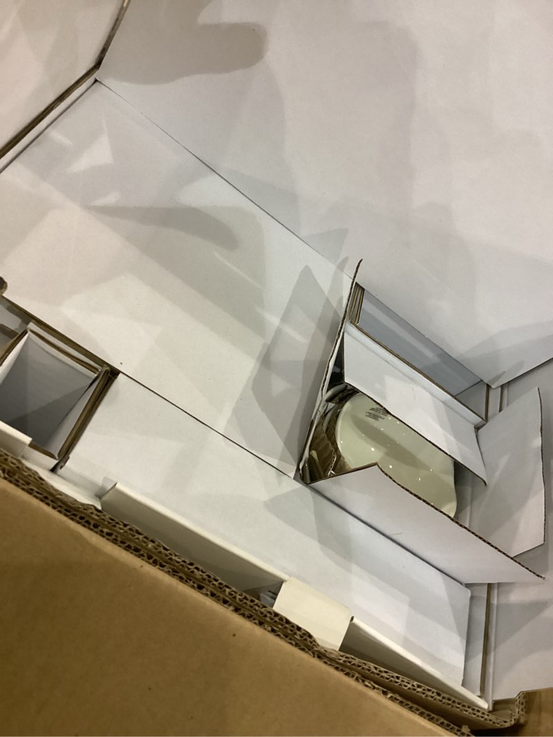 Condition photo showing New/Like New for Lenox 865075 Butterfly Meadow 28-Piece Dinnerware Set, White