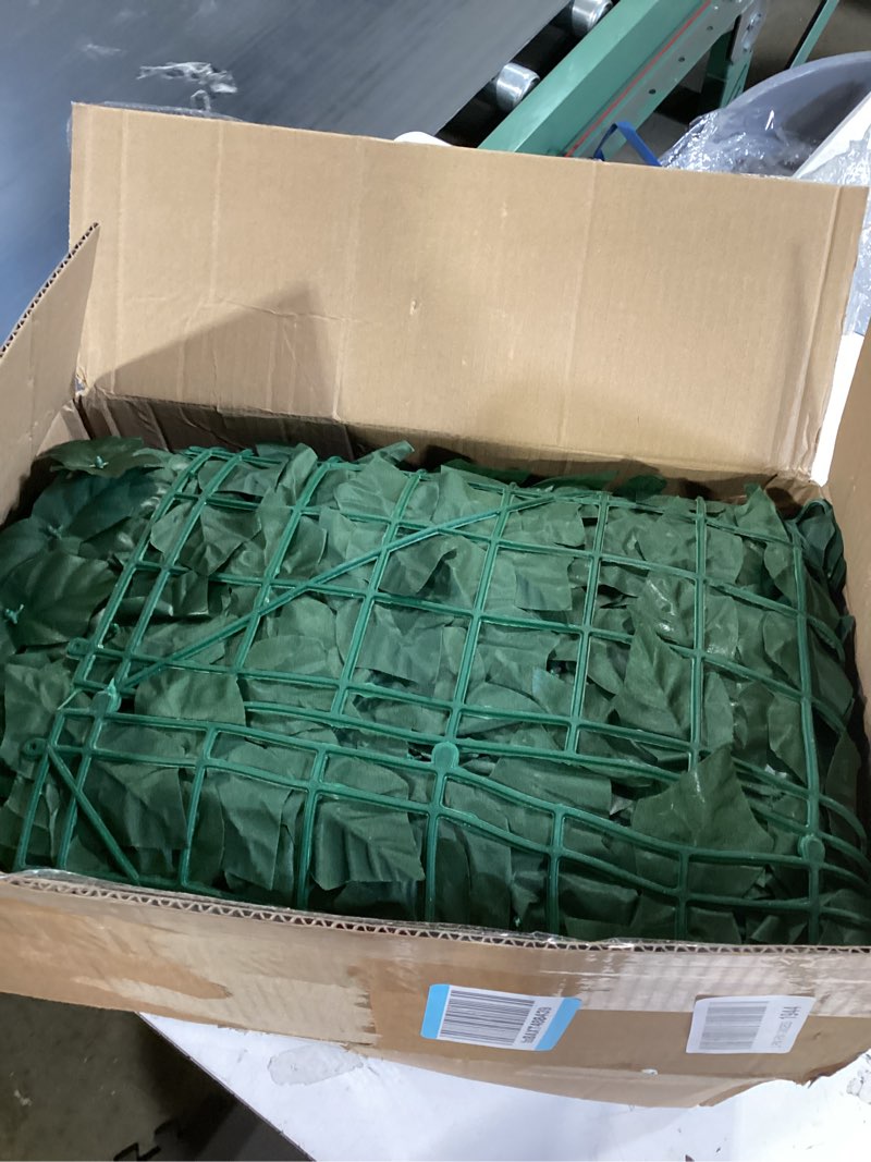 Condition photo showing Good Condition for glant expandable fence privacy screen for balcony patio outdoor,decorative faux ivy fencing panel,artificial hedges (single sided leaves) (1, green-ivy) 1 green-ivy