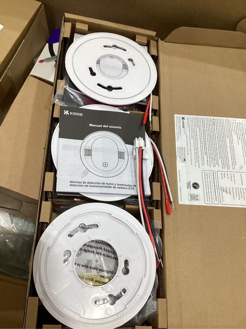 Condition photo showing Good Condition for kidde smoke and carbon monoxide detector, hardwired with aa battery backup, led status lights, interconnected, 85 db alarm, 5 inches, 30cuar, 3 pack 3 pack 10th edition