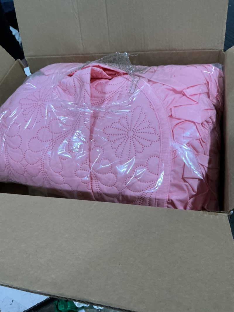 Condition photo showing As Is for yikush floral quilt set twin size – ultra soft lightweight bedspread, 2 piece pink bedding set (66"x90") with pillowcases (20"x26"), all season coverlet for bedroom & guest room pink 2 pieces twin-(66"x90")
