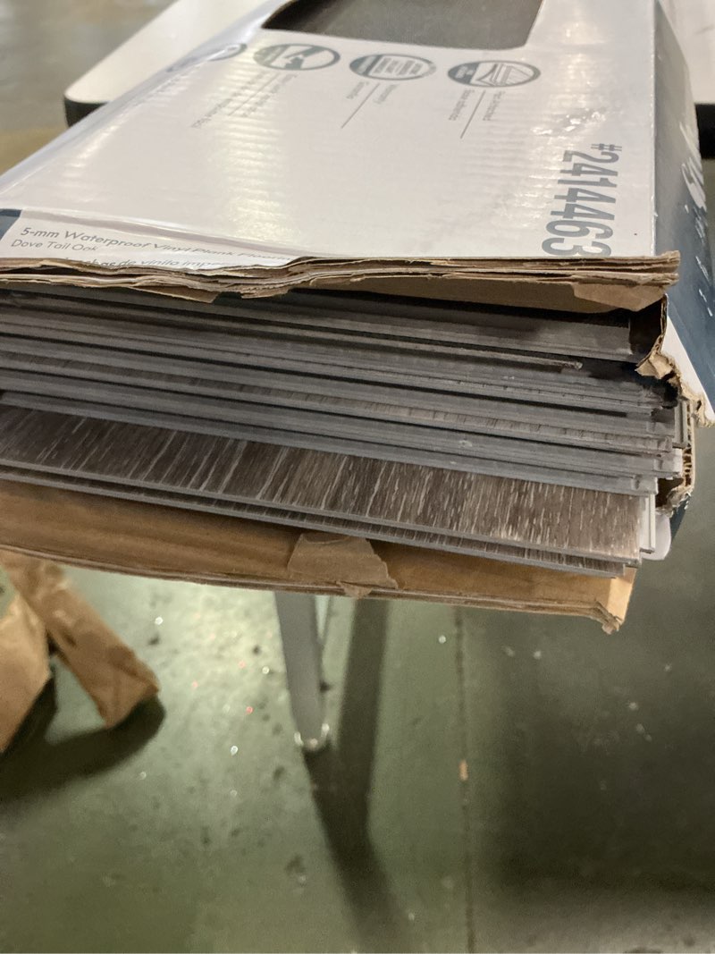 Condition photo showing Good Condition for 10 pcs Waterproof Luxury Vinyl Plank Flooring ...23.21 sq ft 2,15 Dove Tail Oak