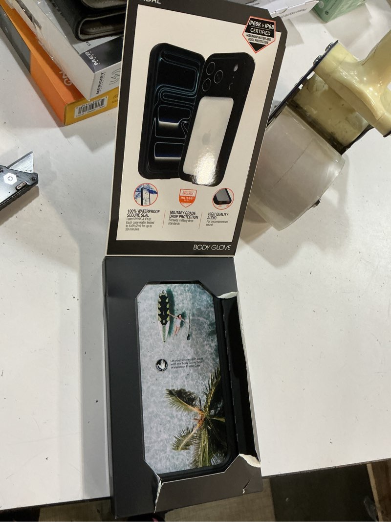 Condition photo showing New/Like New for body glove tidal waterproof phone case for iphone 17 pro - black/clear