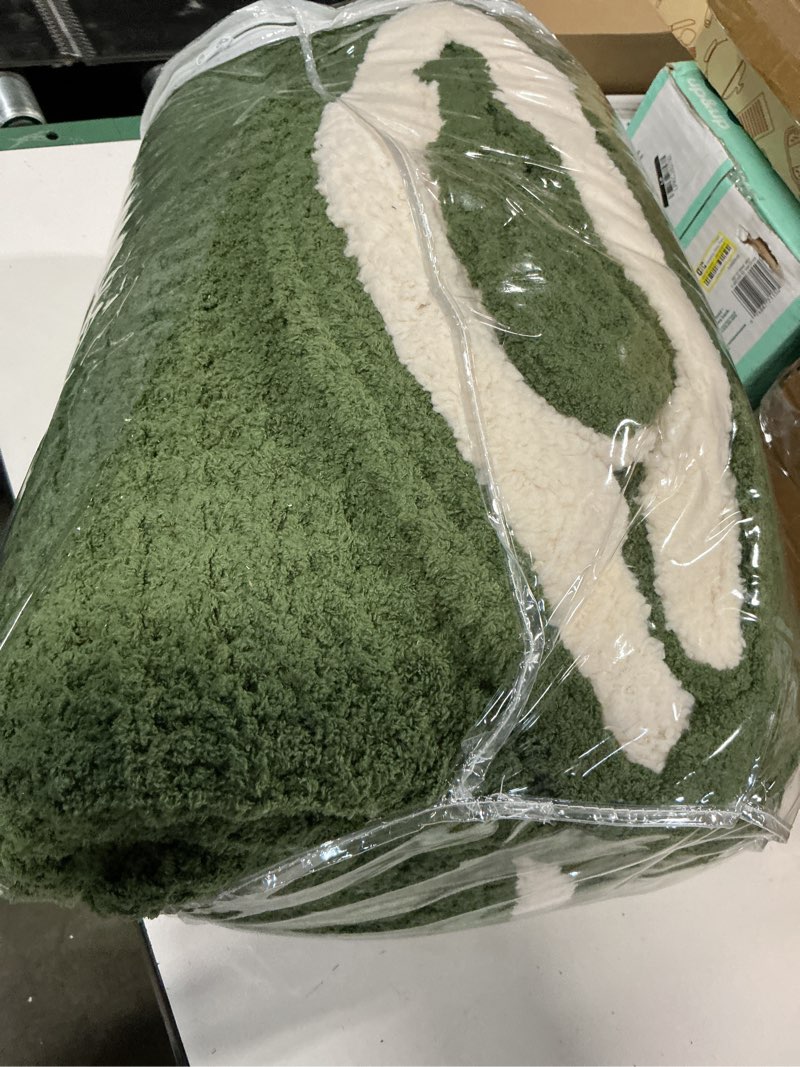 Condition photo showing Good Condition for madison park riordan sherpa comforter set, full/queen, 3 piece, olive | waffle weave, ultra soft, bedding for bedroom, knit, plush, oeko-tex certified
