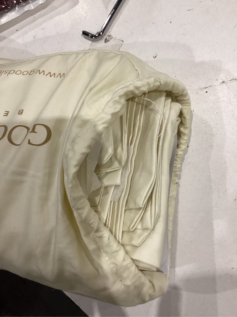 Condition photo showing Good Condition for 1000 tc ivory standard pillowcases set of 4 100% egyptian cotton pillow cases with long staple cotton & sateen weave, silky soft hotel - like bed pillow covers for comfy sleeping, snug fit 4 pc standard / queen pillowcases ivory