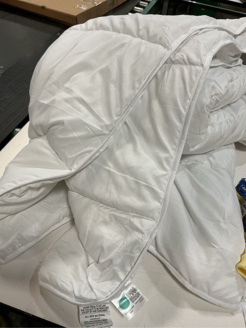 Condition photo showing As Is for Serta Goose Feather Down Fiber Cotton Comforter Queen Size - 100% Cotton Duvet Insert - Hotel Luxury Hypoallergenic Bedding Comforter Light Warmth 90 x 90 Inch White Full/Queen Light Warmth