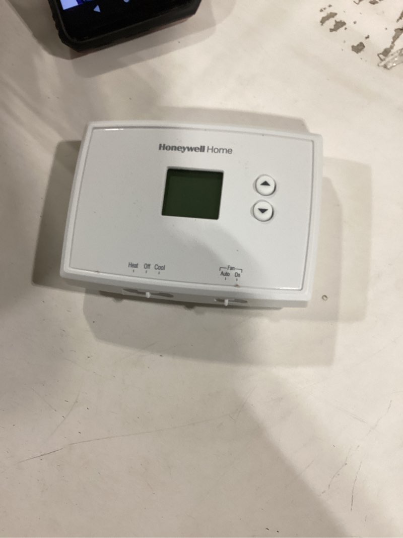 Condition photo showing Good Condition for honeywell home rth111b digital non-programmable thermostat