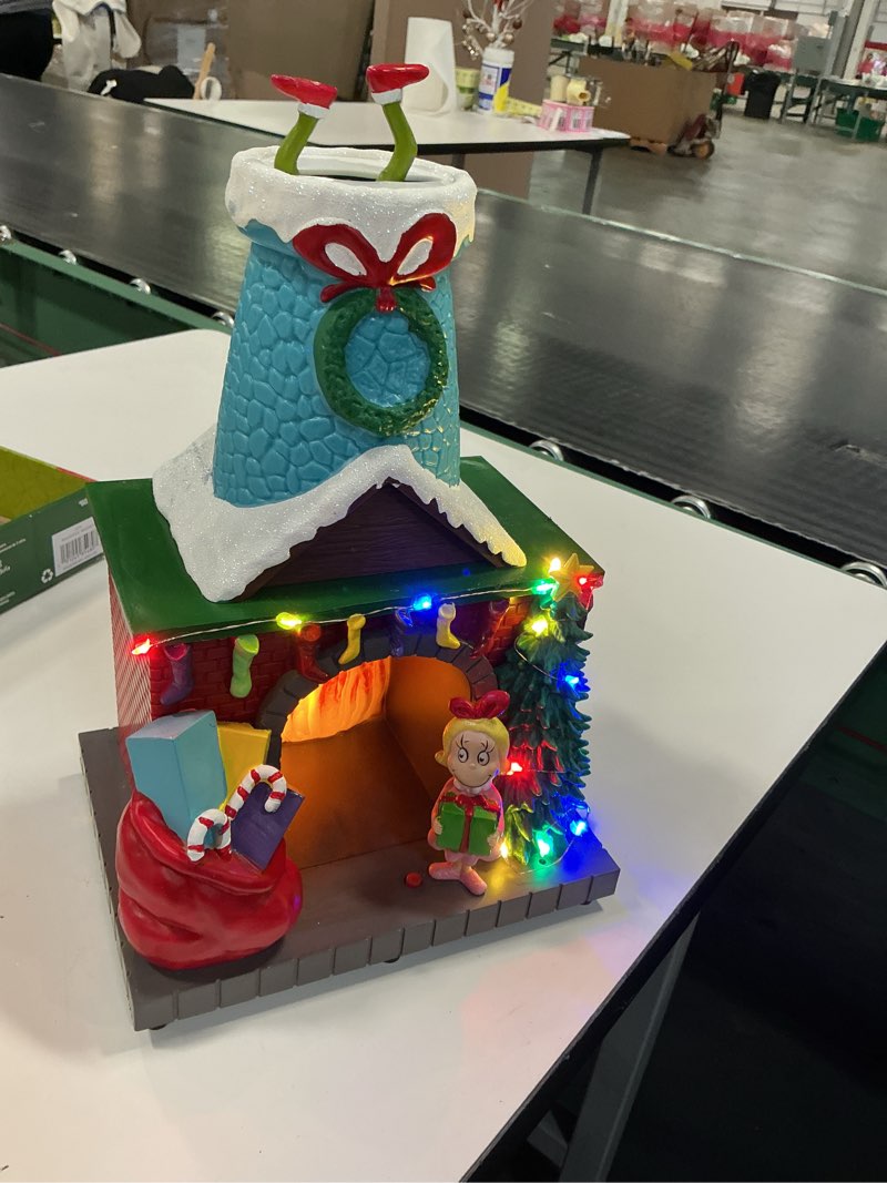 Condition photo showing Good Condition for Grinch Dr. Seuss 6.1-in Multi Color Merry Christmas Figurine