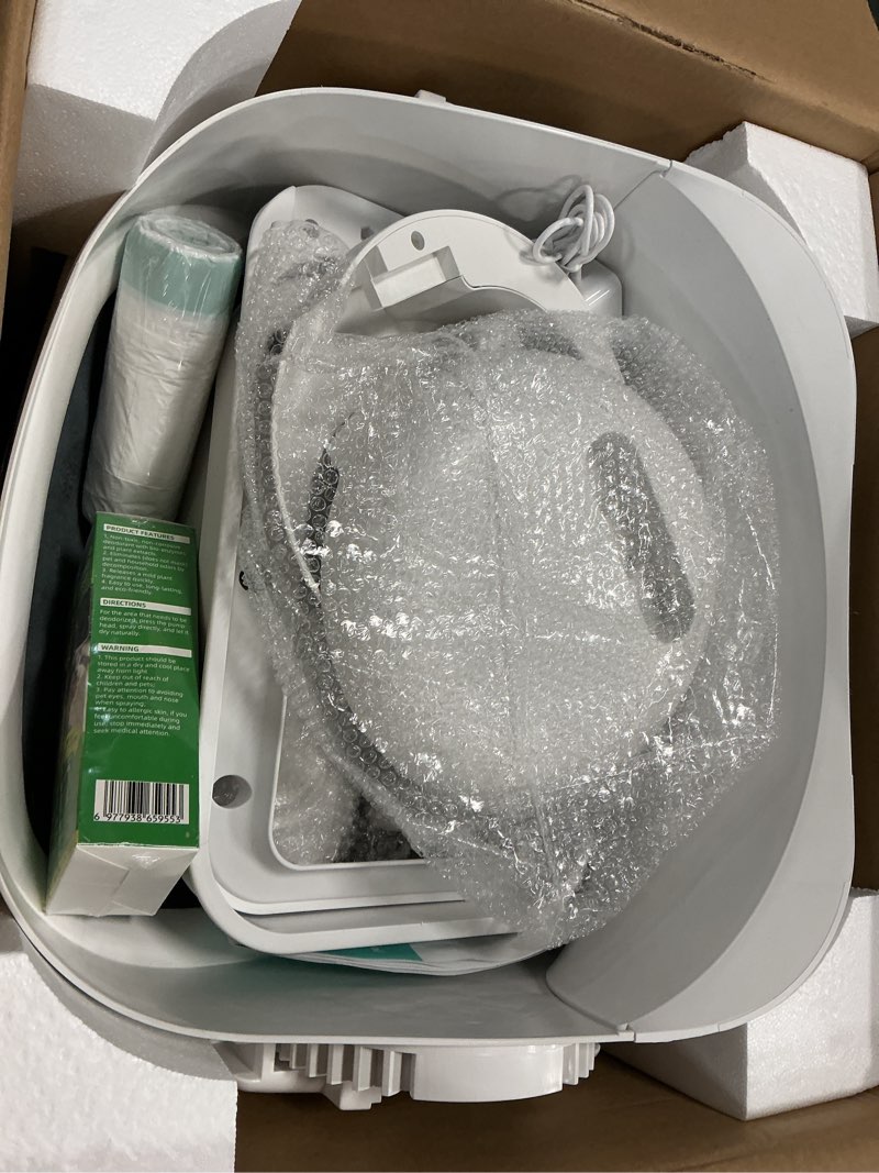 Condition photo showing Good Condition for rpz automatic self-cleaning cat litter box for large cats & multi-cat homes, smart electric auto cleaning litter box with litter mat & 2 cleaning solutions, ideal for busy homes & apartments white