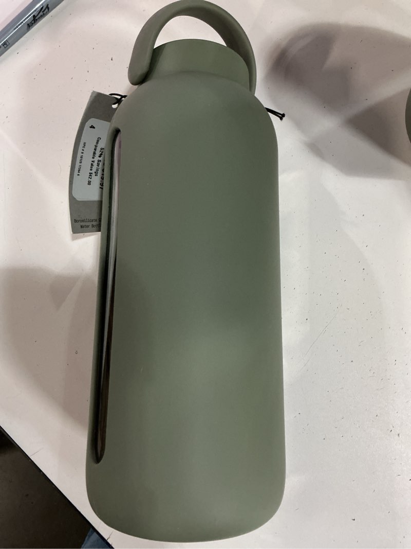 Condition photo showing New/Like New for bink 36 oz. big bottle with flip cap