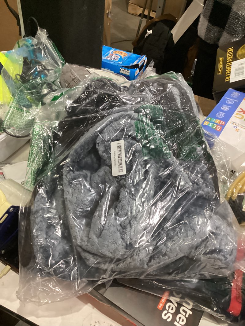 Condition photo showing New/Like New for PetAmi Waterproof Dog Blanket, Leakproof Puppy Blanket for Medium Large Dogs, Furniture Sofa Couch Cover Protector, Fleece Pet Throw Indoor Cat Kitten, Reversible Washable Soft Plush, 40x60 Black Gray Large (40x60) Black/Gray