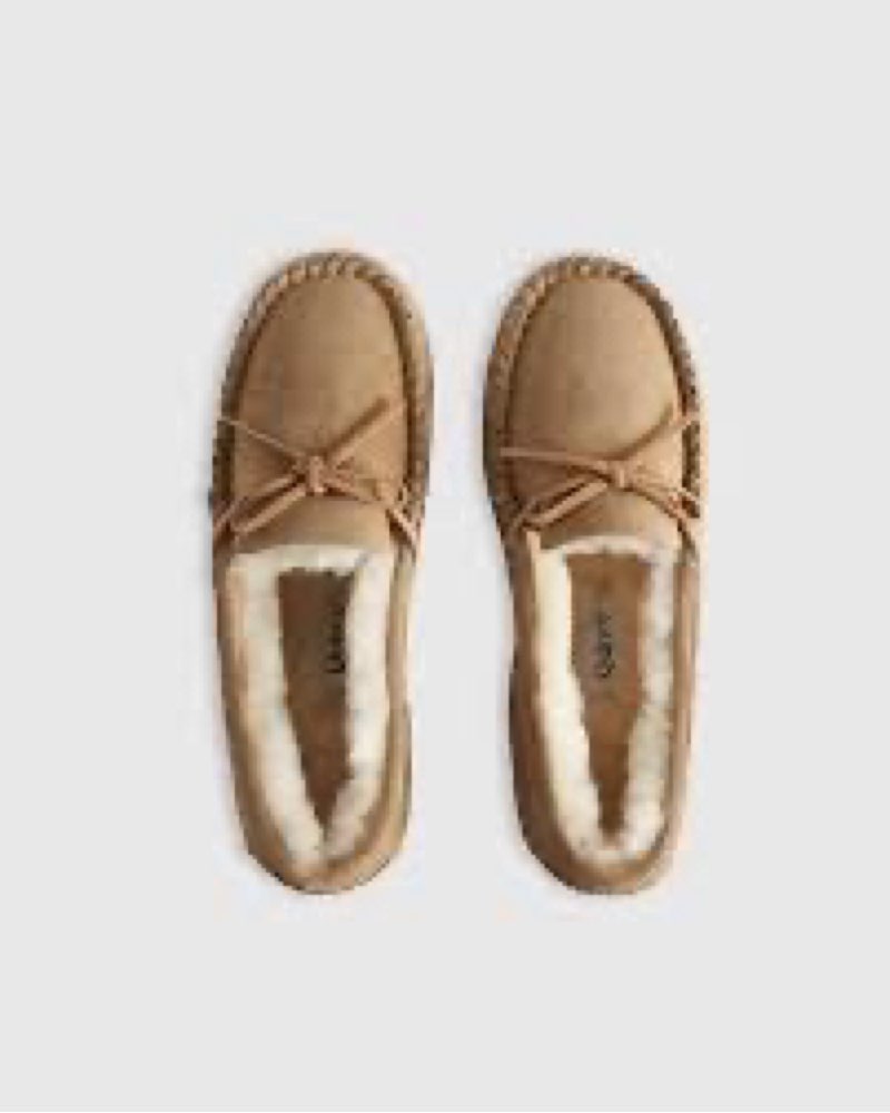 Australian Shearling Moccasin Slipper in Tan size USA 9