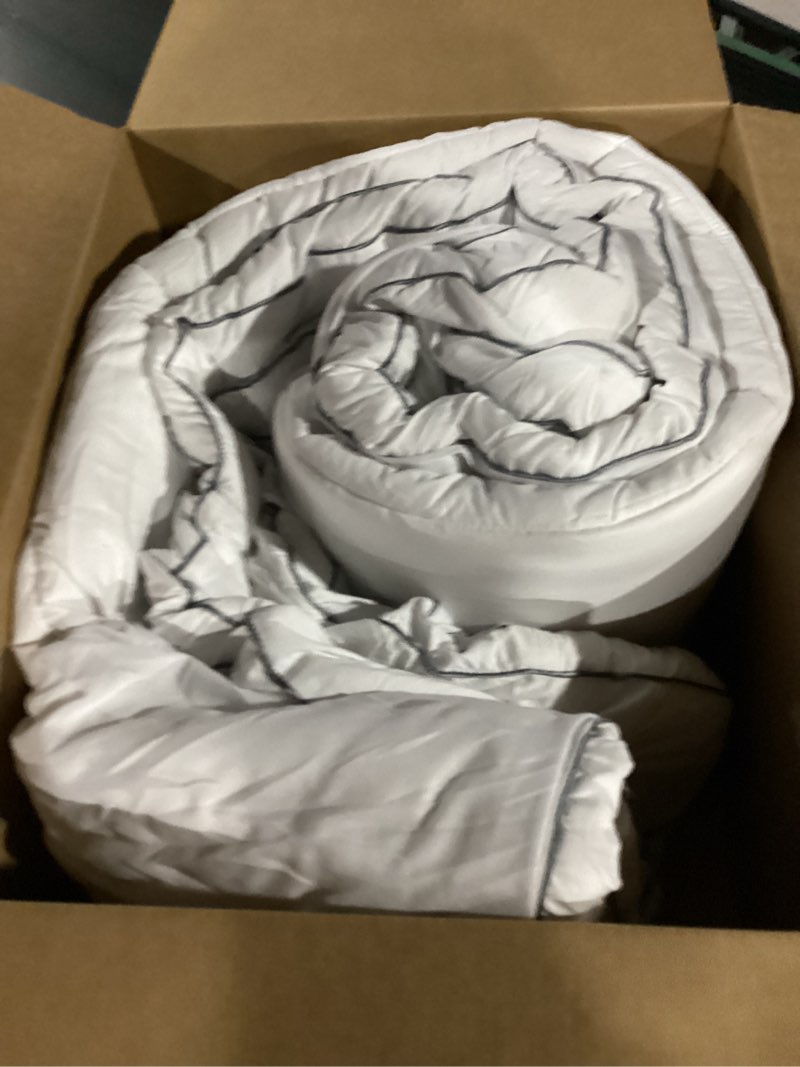 Condition photo showing Good Condition for DROVAN Mattress Topper Full Size - Extra Thick Mattress Pad Cover - Pillow Top Deep Pocket with Breathable 7D Spiral Fiber Filling Cooling Mattress Cover White Full