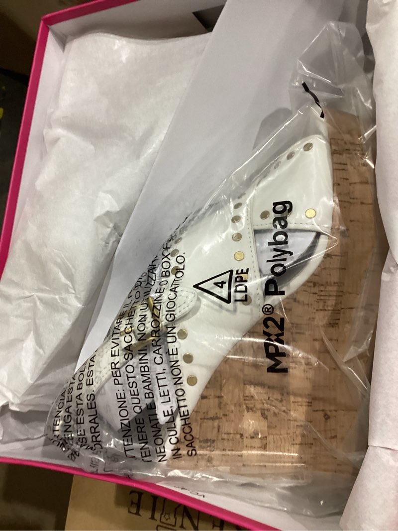 Condition photo showing New/Like New for Vince Camuto womens Ellna-s 5.5 Bianco