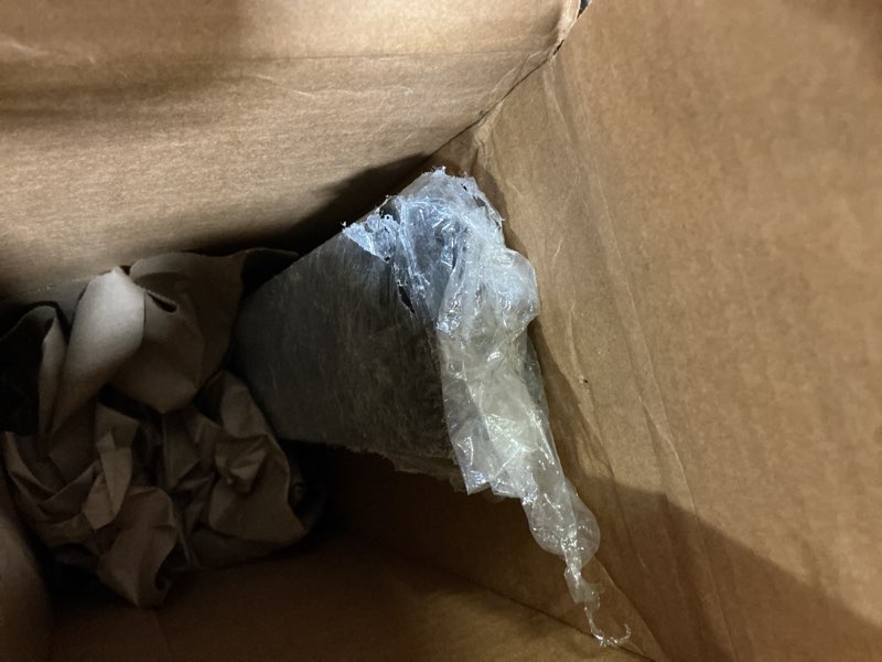 Condition photo showing Good Condition for Hidden Double-Sided Island Countertop Support Bracket 2 Pack Black 34 Inch Heavy Duty Granite Countertop Bracket for Kitchen Islands Breakfast Bars 34 inch Black-2 Pack