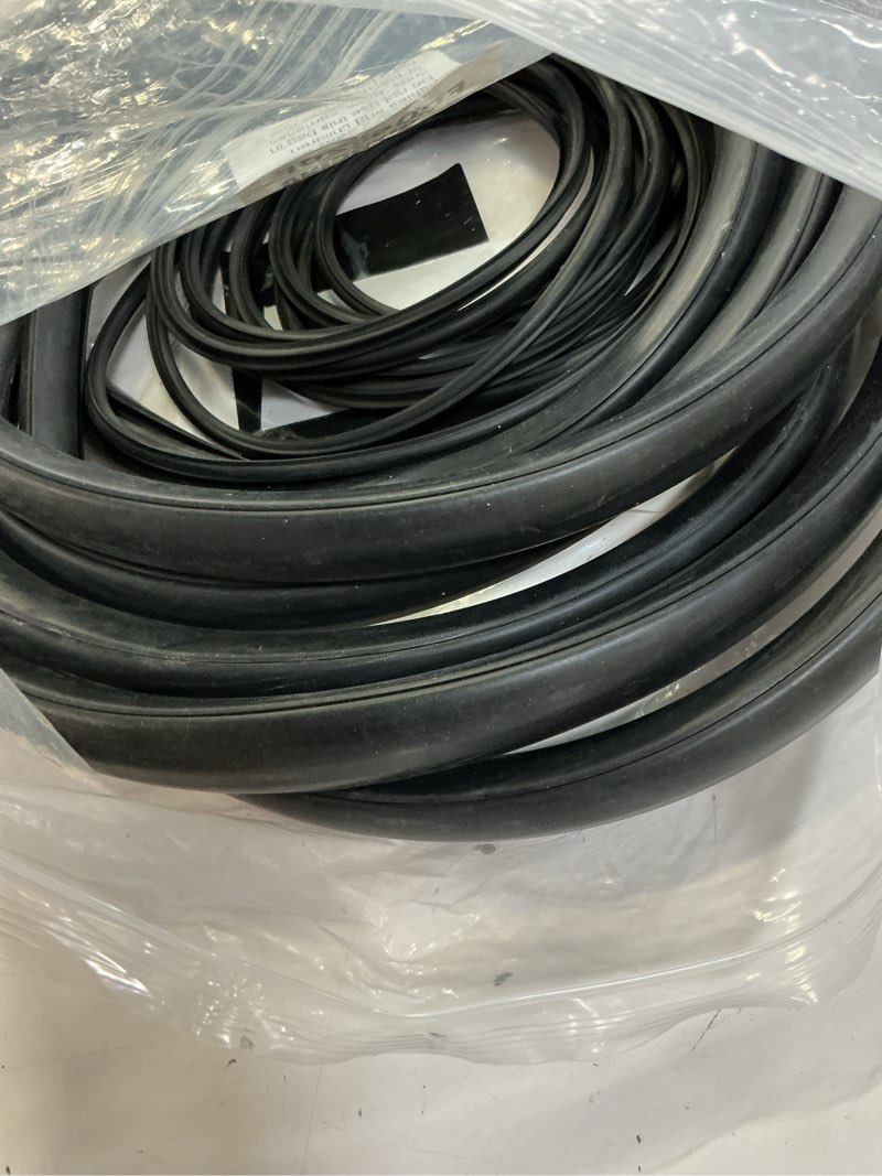 Condition photo showing Good Condition for window rubber seal 13/64" x 3/32" locking gasket for windshield and windows cars, boats and heavy equipment (20 feet)