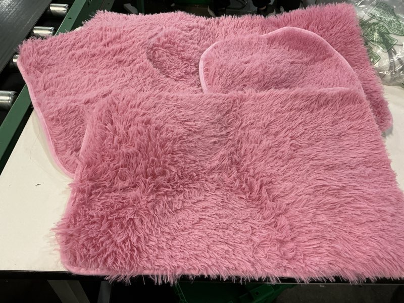 Condition photo showing Good Condition for 4 Piece Non Slip, Toilet Lid Cover and Contour Mat, Bath Mats Shower Mats Bath Rug Mat for Tub Toilet Bathroom (Pink)