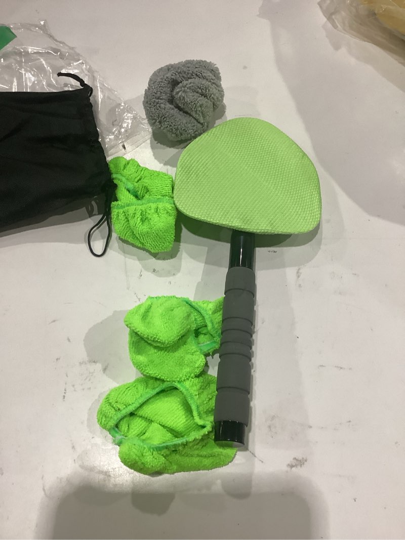 Condition photo showing Good Condition for xindell windshield cleaner tool – car interior window cleaning kit with extendable handle & 4 microfiber pads, auto wiper inside windshield brush for car & home windows 19in