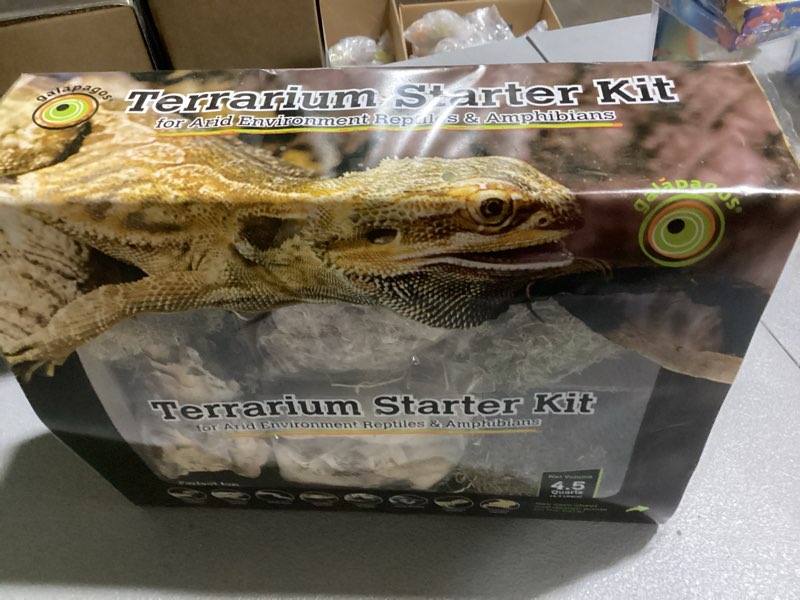 Condition photo showing New/Like New for Galapagos Terrarium Starter Kit  Arid Environment  4.5qt Box